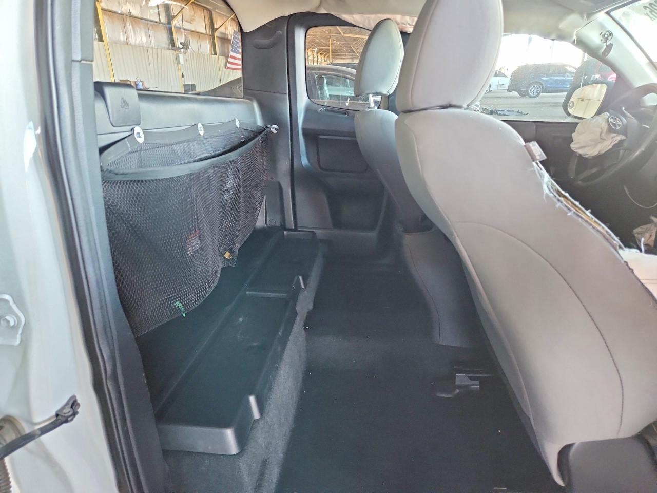 2016 Toyota Tacoma SR