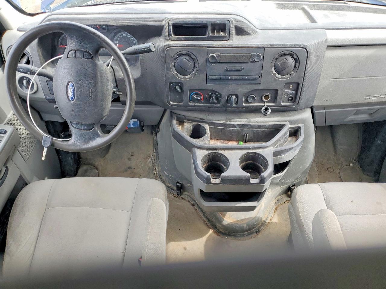 2014 Ford Econoline E250 van