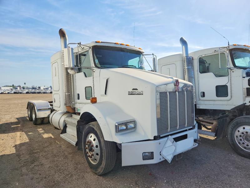 2008 Kenworth T880 Semi Truck