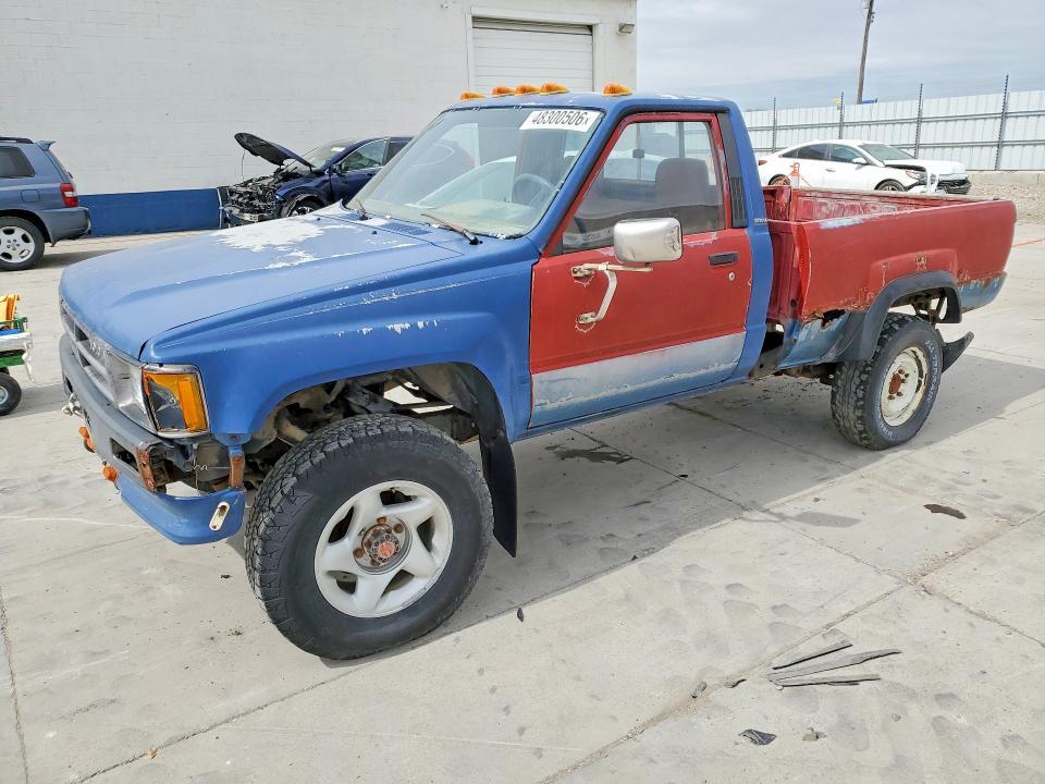 1987 Toyota Pickup Deluxe