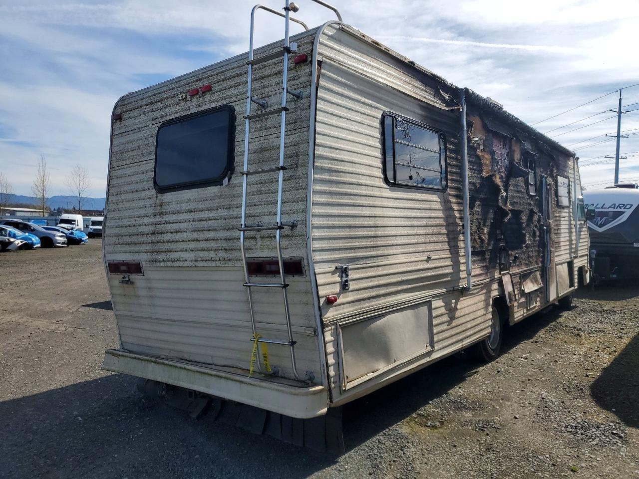 1987 Georgetown 1986 John Deere RV