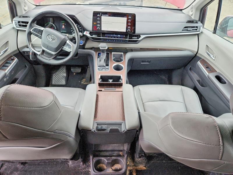 2022 Toyota Sienna xle 7-passenger