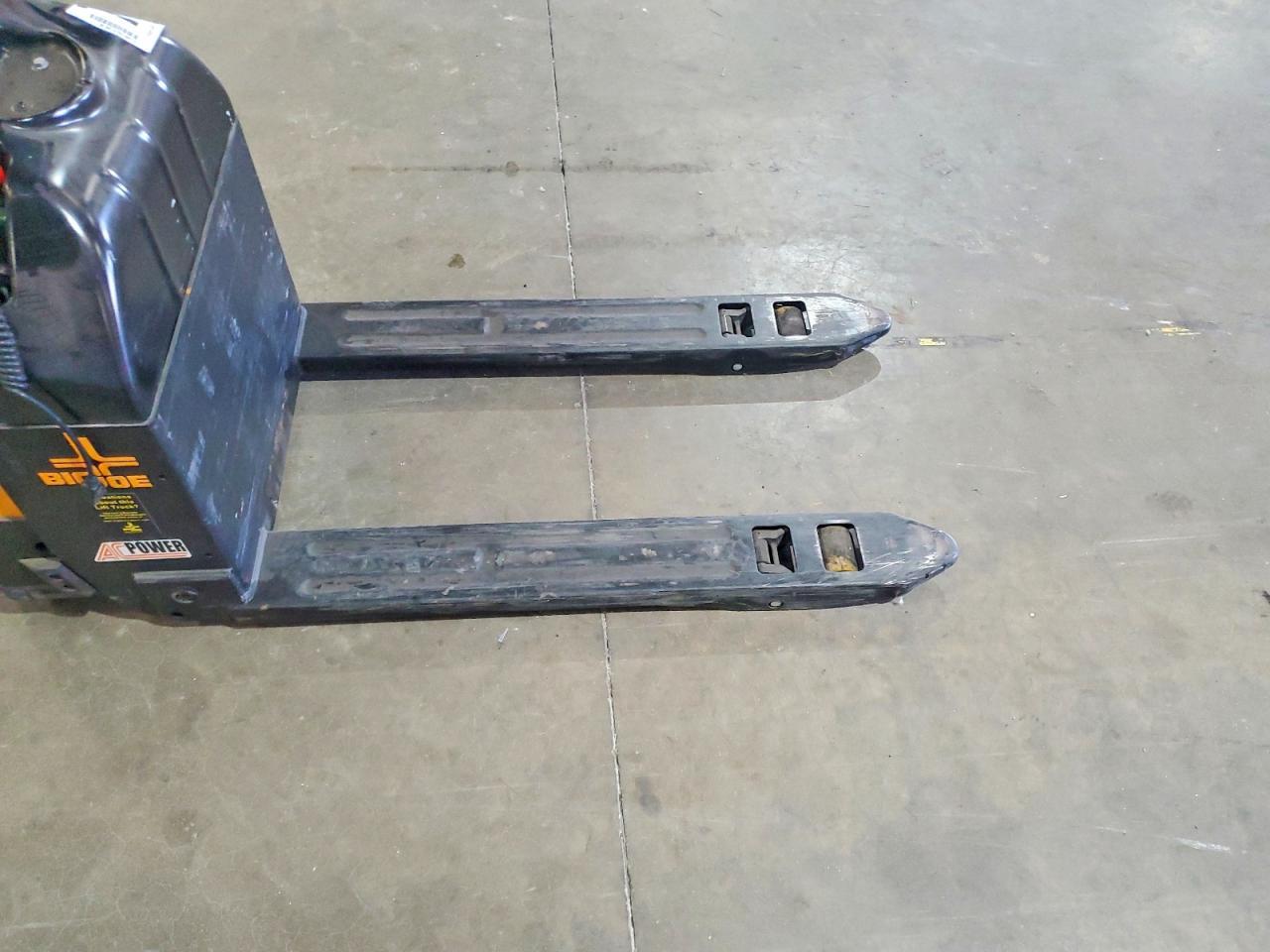 2024 Big Joe 2024 Uriw Pallet Jack-Pallet Jack