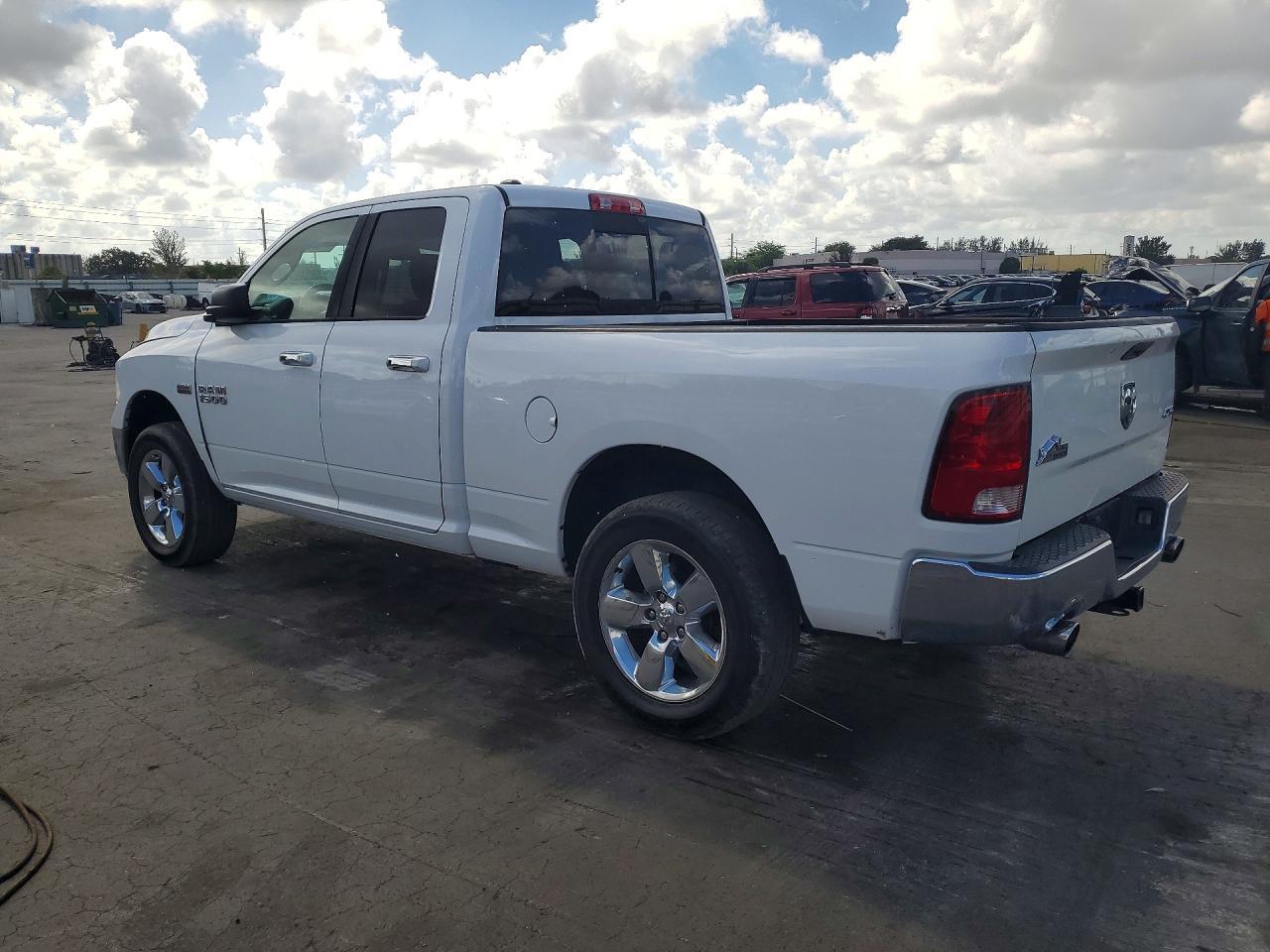 2015 Dodge RAM 1500 SLT