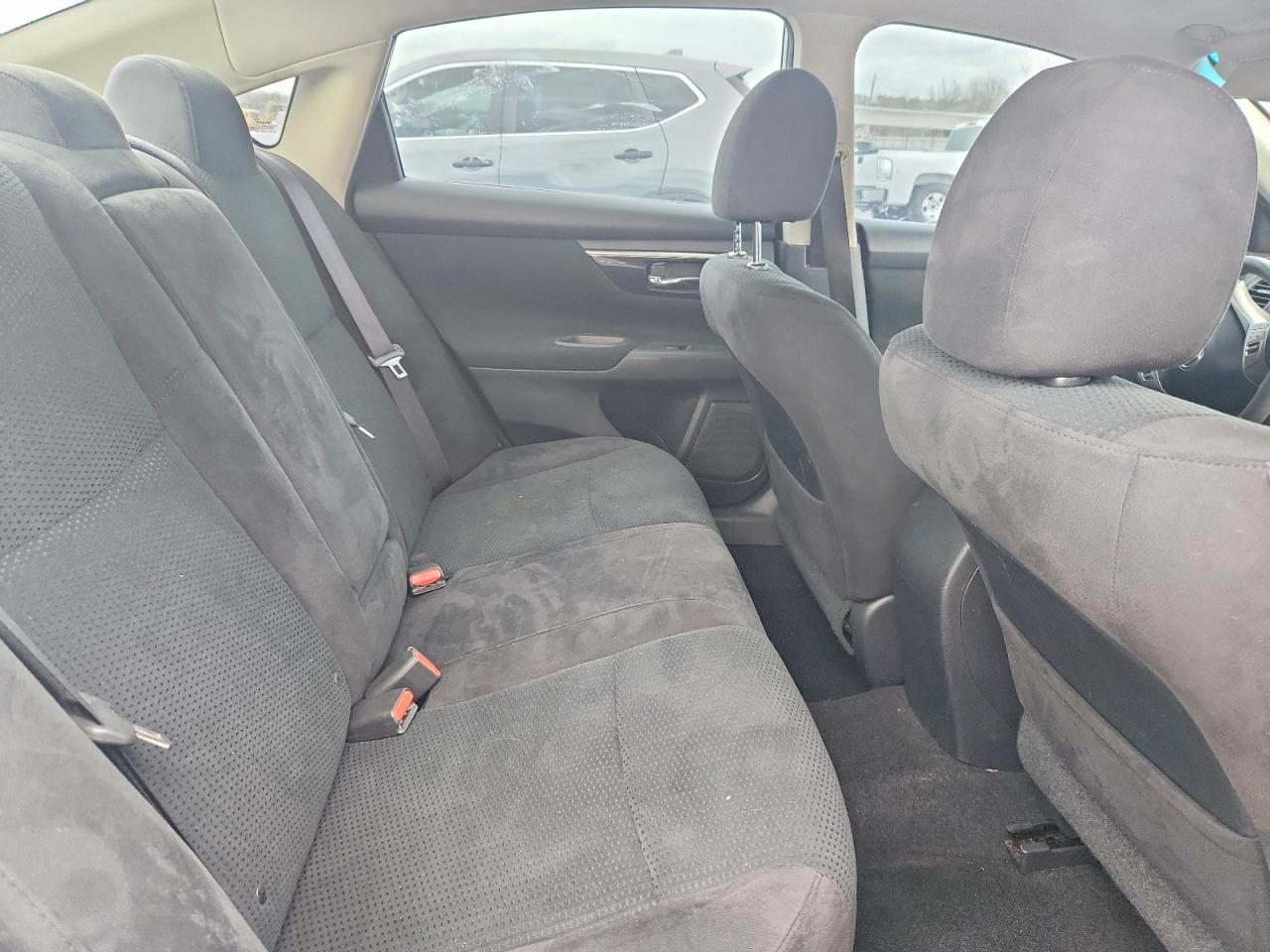 2014 Niss Altima 2.5 s