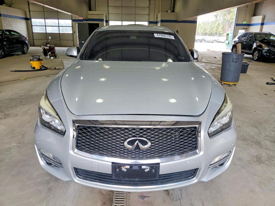 2015 Infiniti Q70 3.7