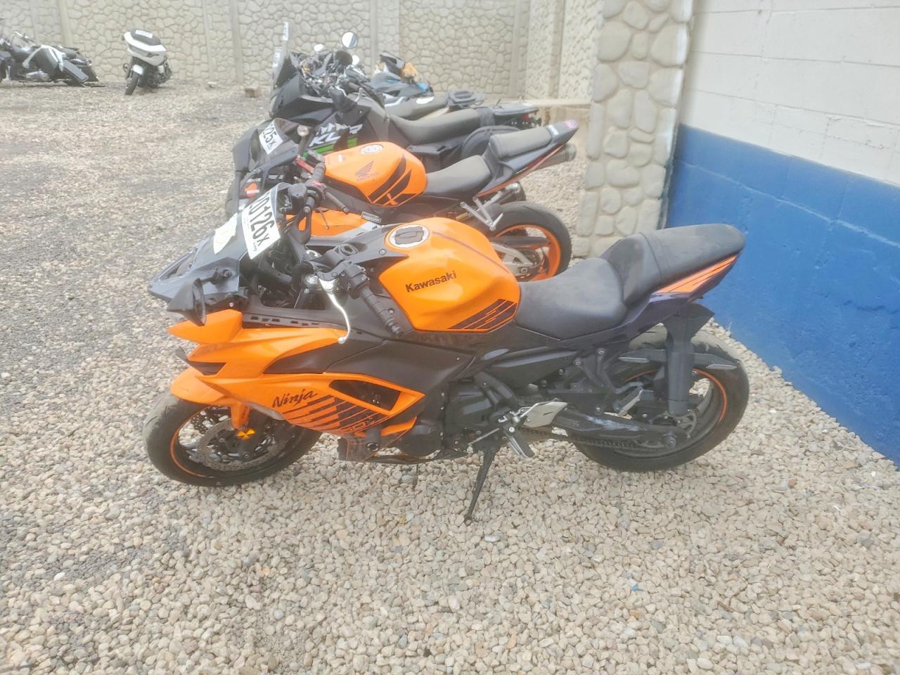 2025 Kawasaki EX650 P