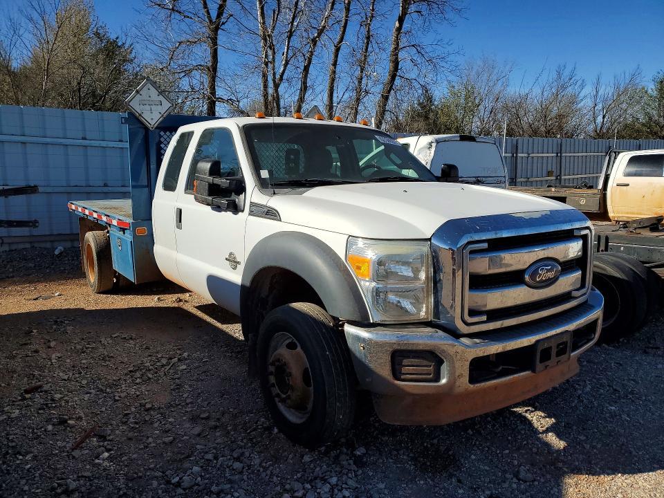 2014 Ford F550 Super Duty Flatbed Truck