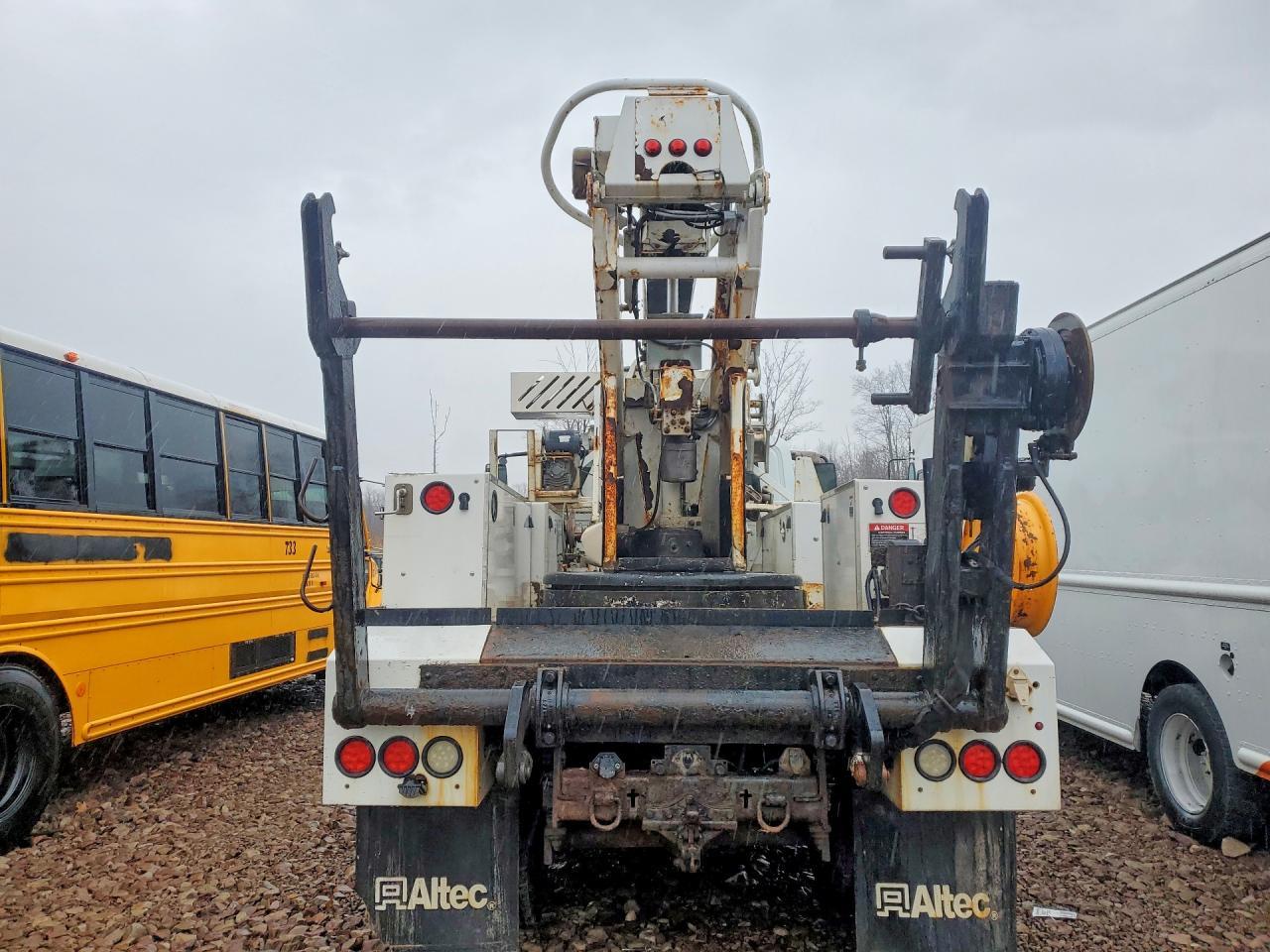 2013 International 4300 Cable Placer Bucket Truck