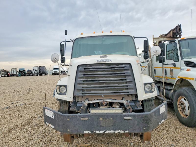 2013 Freigliner 2013 Freightliner 108SD Utility / Service Truck