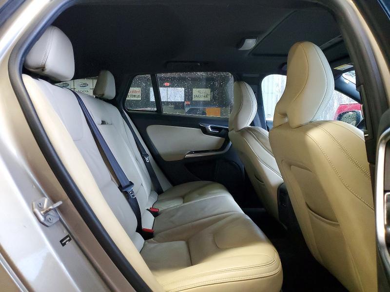 2015 Volvo V60 Premier