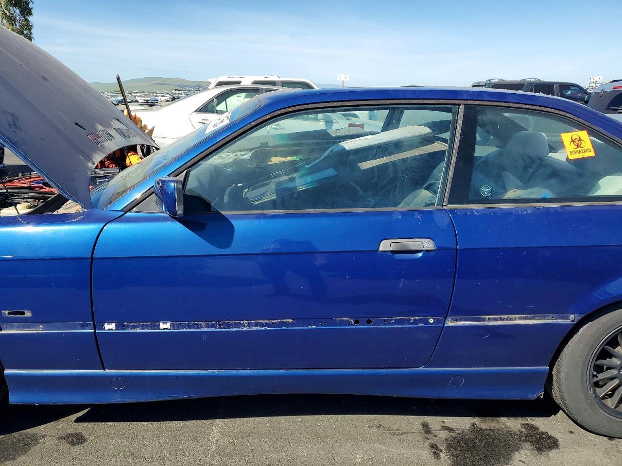 1999 BMW 323 is