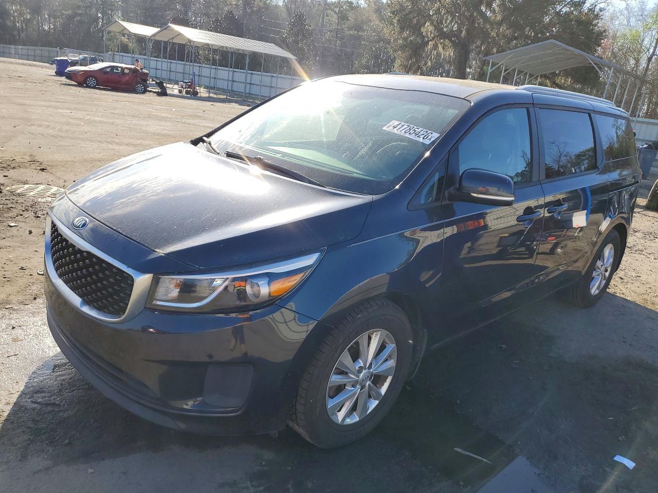 2017 KIA Sedona lx