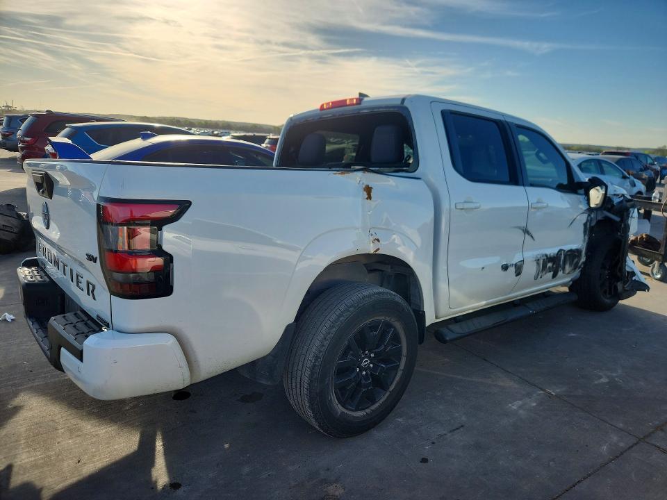 2023 Nissan Frontier SV