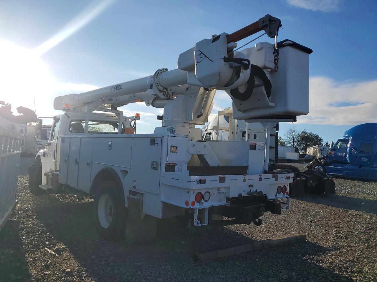 2018 Freightliner Business Class M2 Bucket Truck