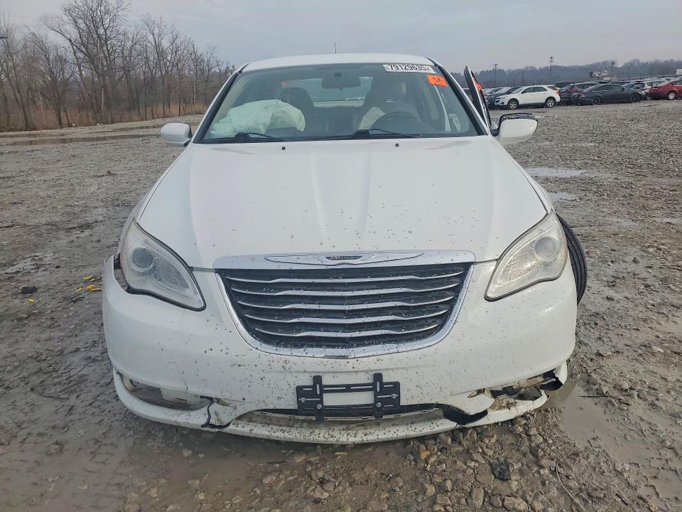 2013 Chrysler 200 Touring