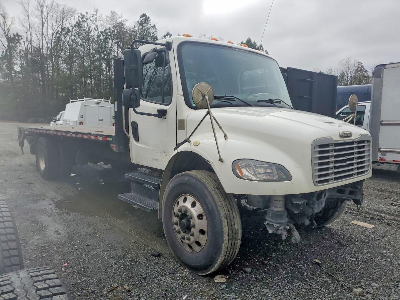 2020 Freigliner 2020 Freightliner Business Class M2 Flatbed Truck