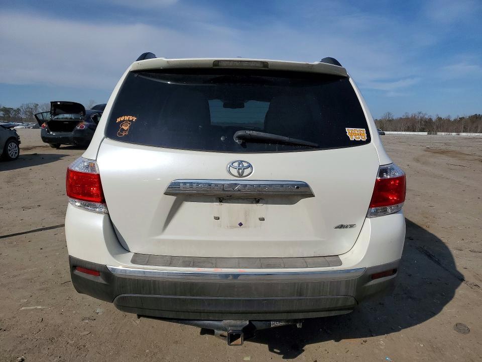 2011 Toyota Highlander se