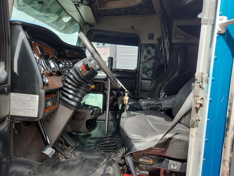 2004 Kenworth Construction W900