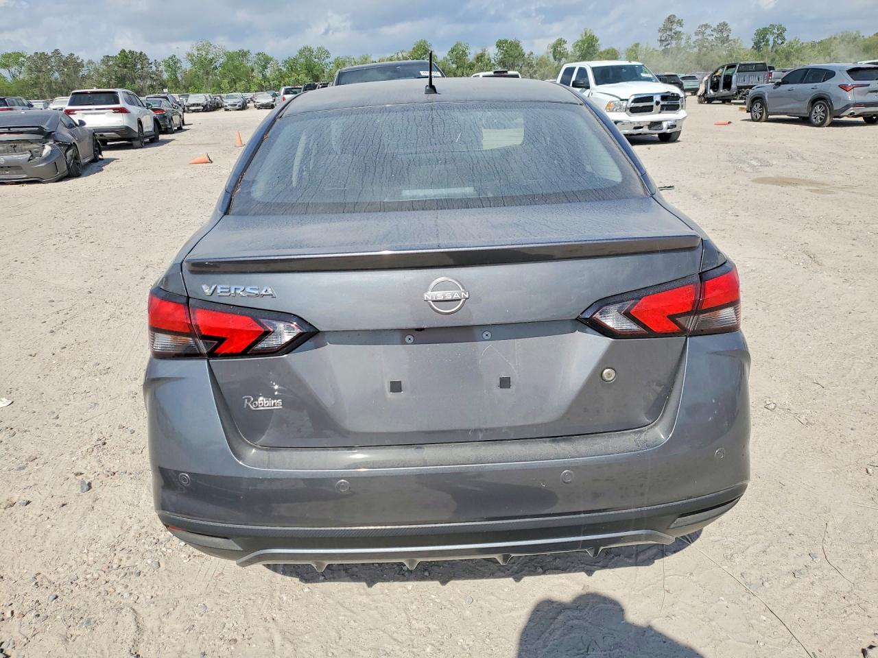 2025 Nissan Versa s