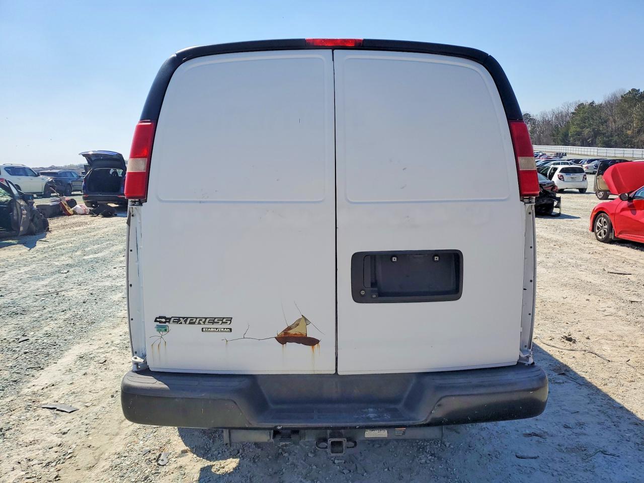 2015 Chev Express G2500 lt