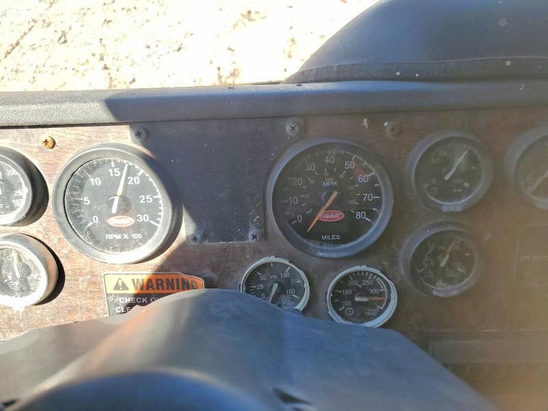2011 Peterbilt Tractor 2011 Peterbilt 320 Refuse Truck