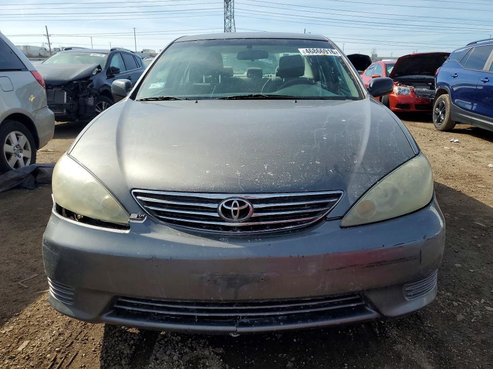 2005 Toyota Camry le