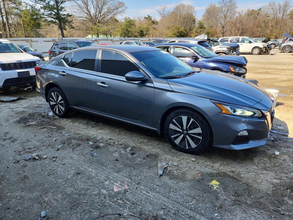 2022 Nissan Altima 2.5 sv