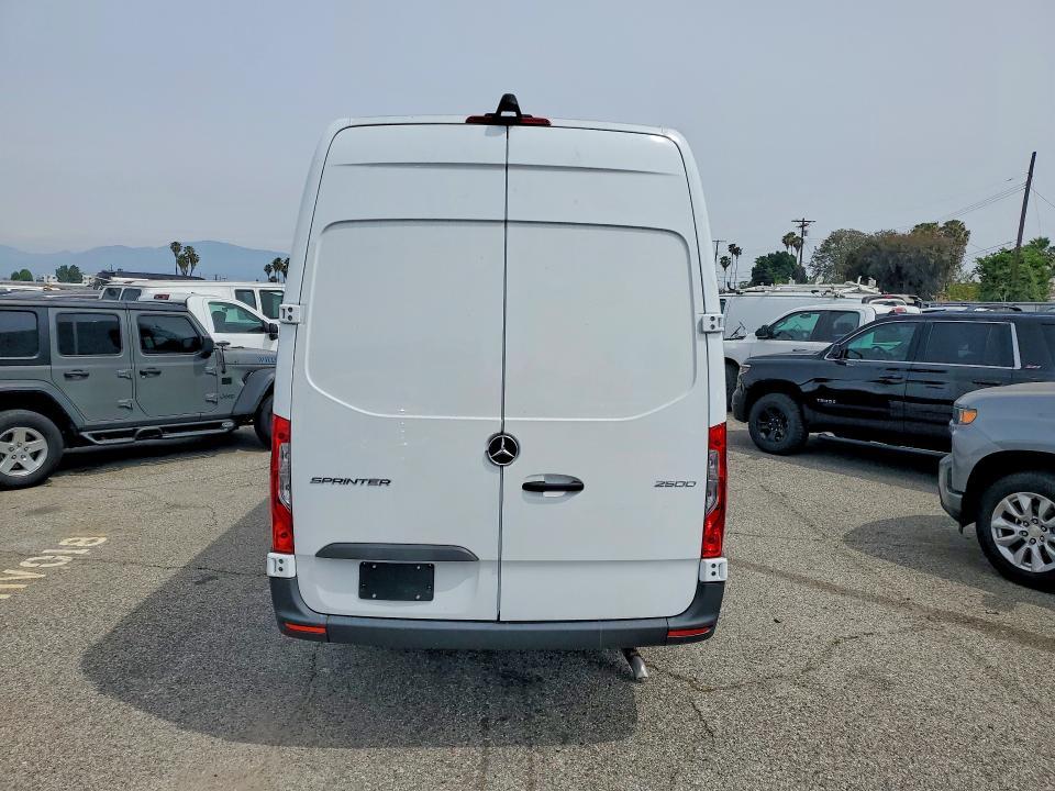 2024 Mercedes-Benz Sprinter 2500