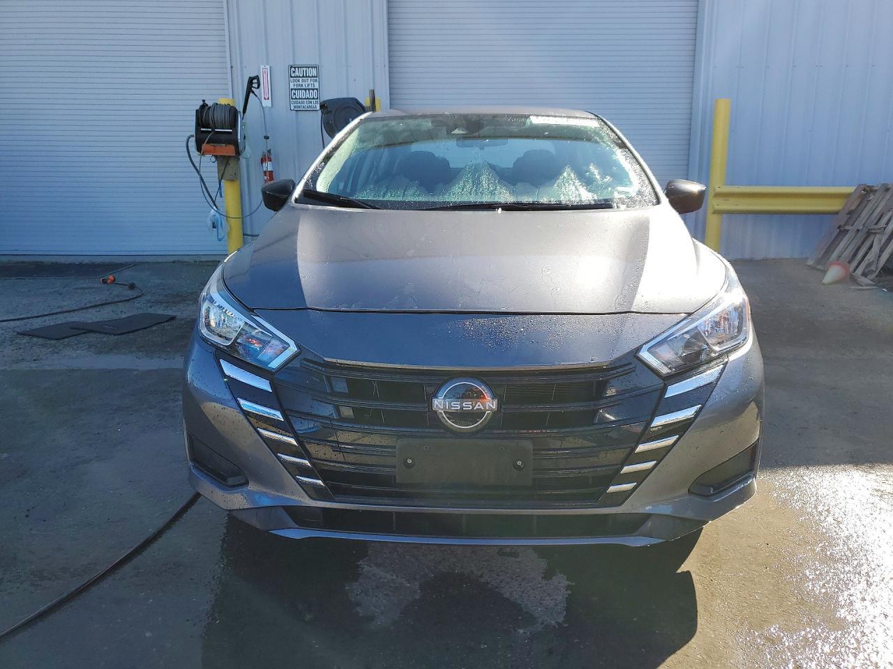 2024 Nissan Versa s