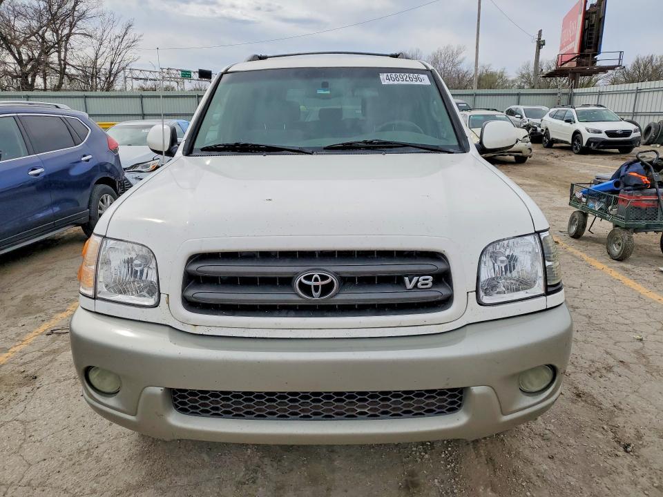 2004 Toyota Sequoia SR5