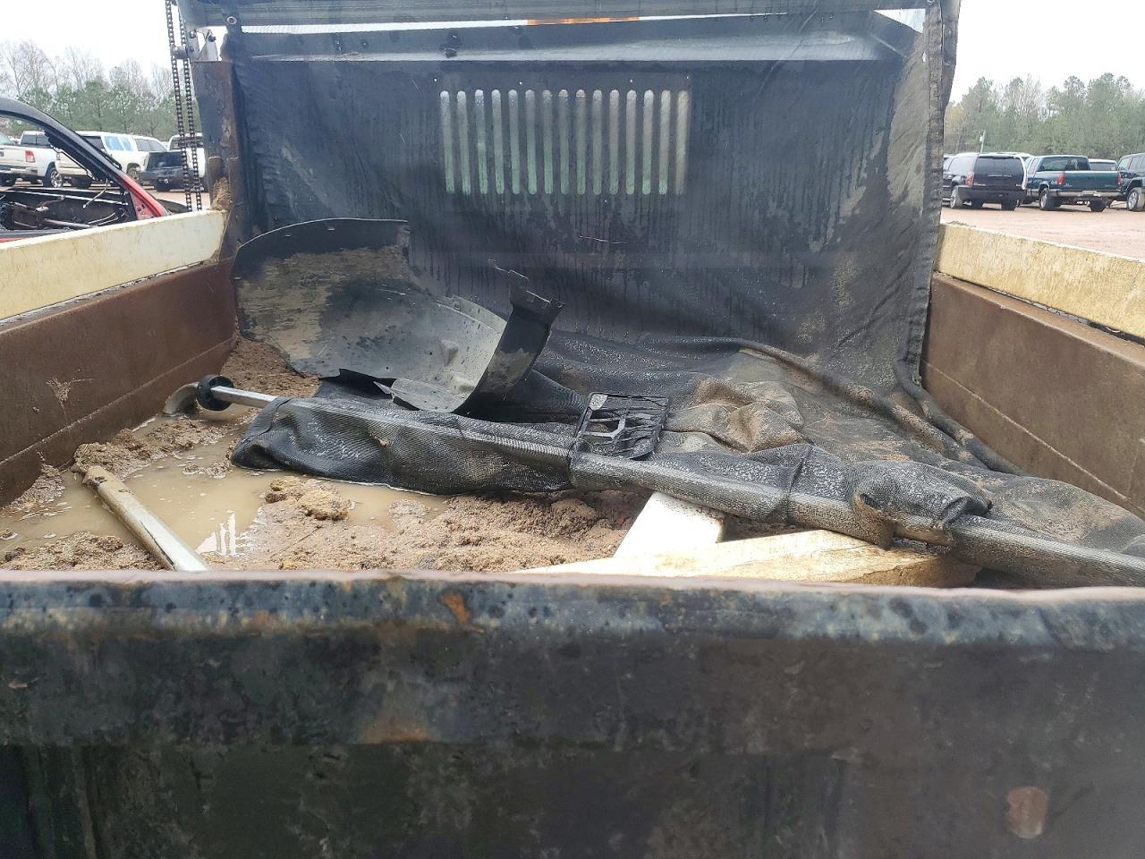 2004 Chevrolet Silverado Dump Truck