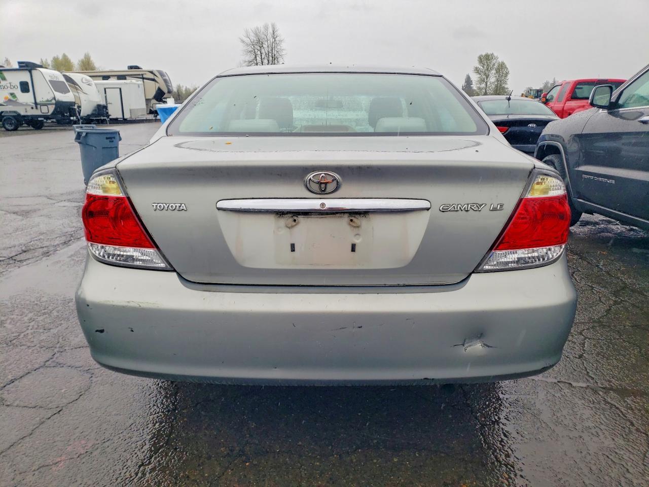 2005 Toyota Camry le