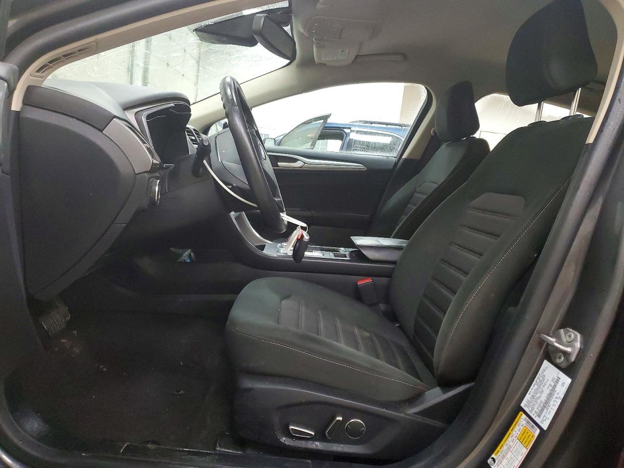 2020 Ford Fusion se