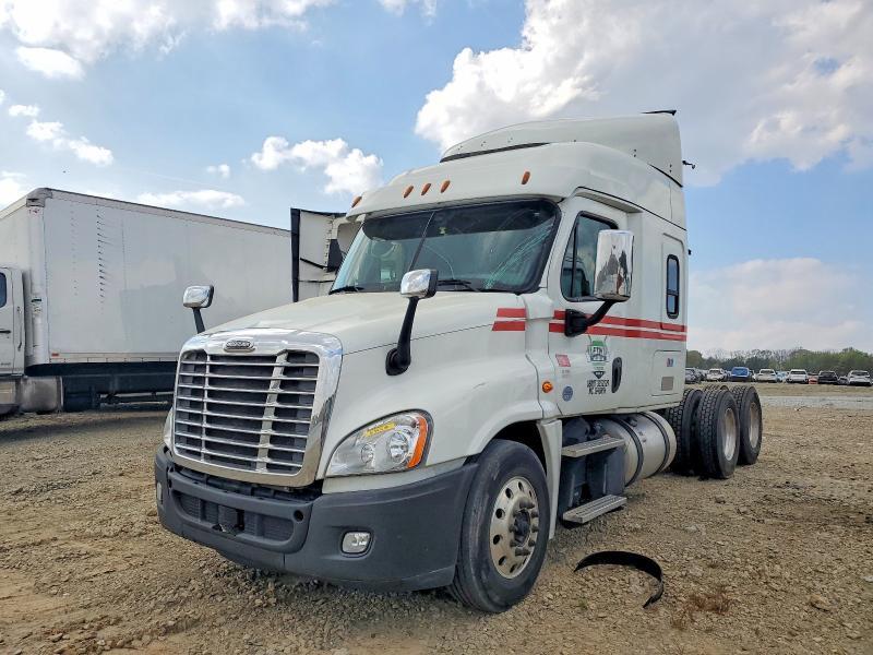 2017 Freigliner 2017 Freightliner Cascadia 125 Semi Truck