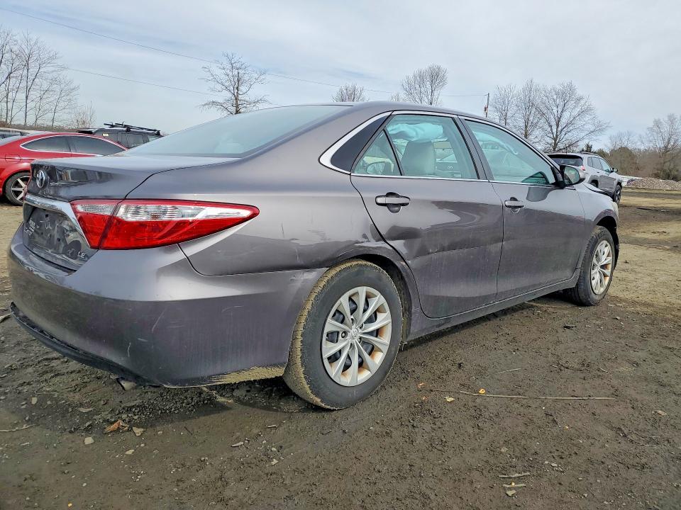 2016 Toyota Camry le