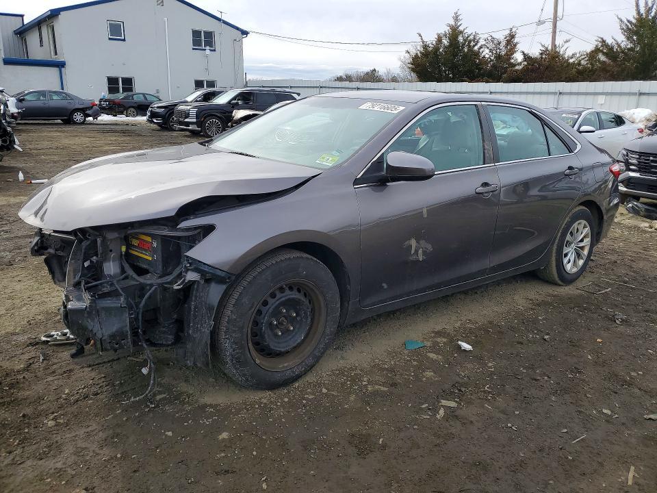 2016 Toyota Camry le
