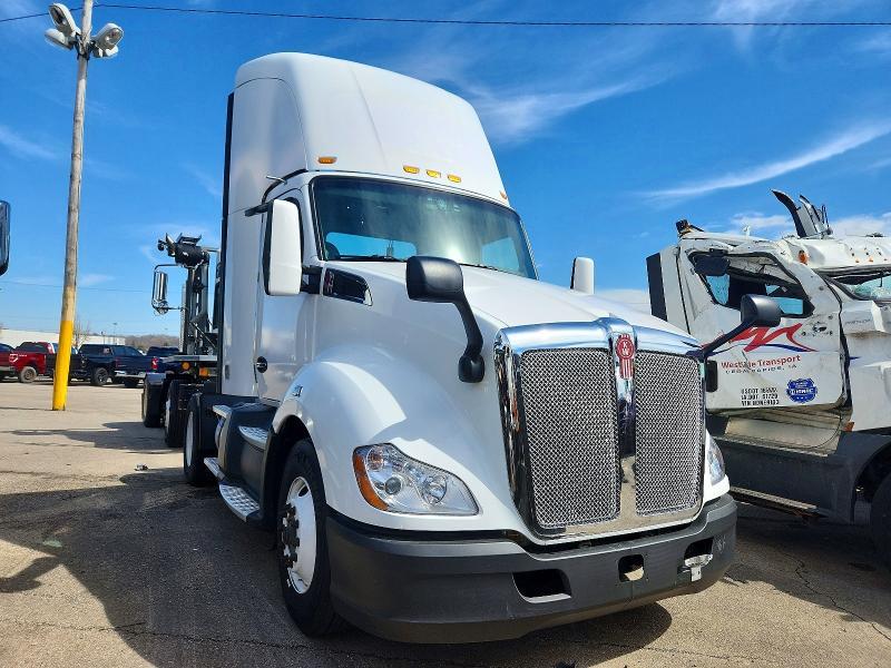2019 Kenworth T680 Semi Truck