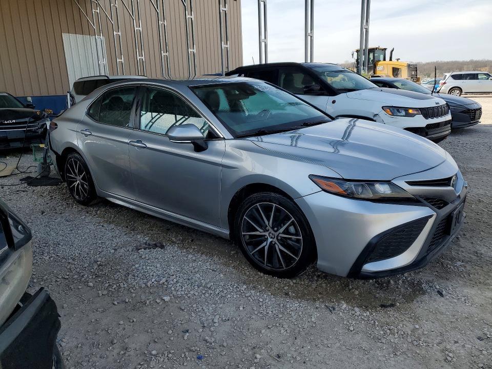 2022 Toyota Camry se