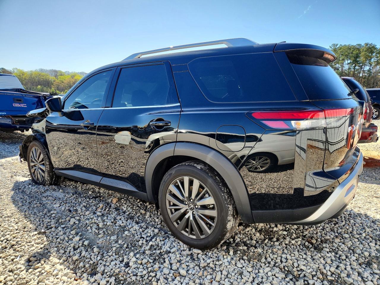 2024 Nissan Pathfinder sl