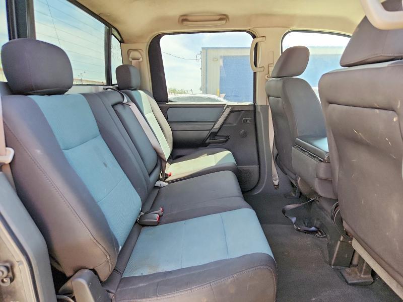 2005 Nissan Titan XE