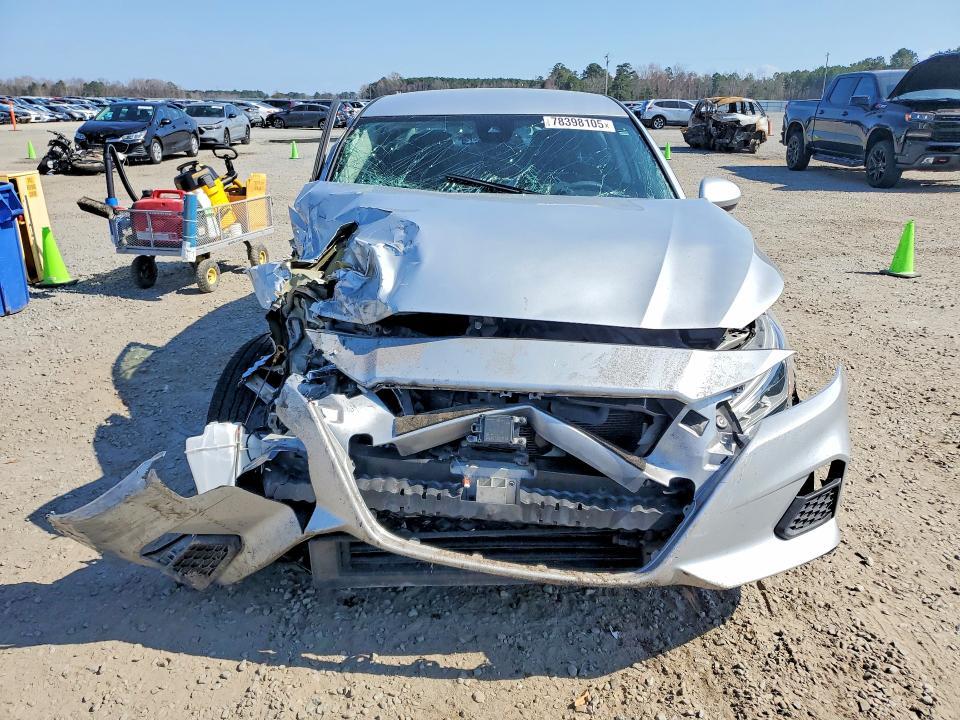 2022 Nissan Altima sv