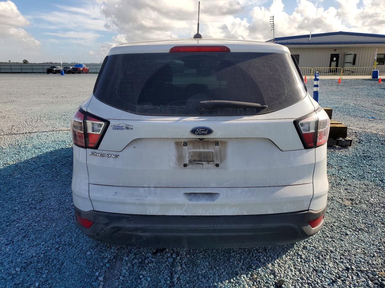 2017 Ford Escape s