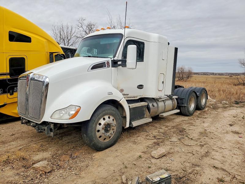 2020 Kenworth T680 Semi Truck