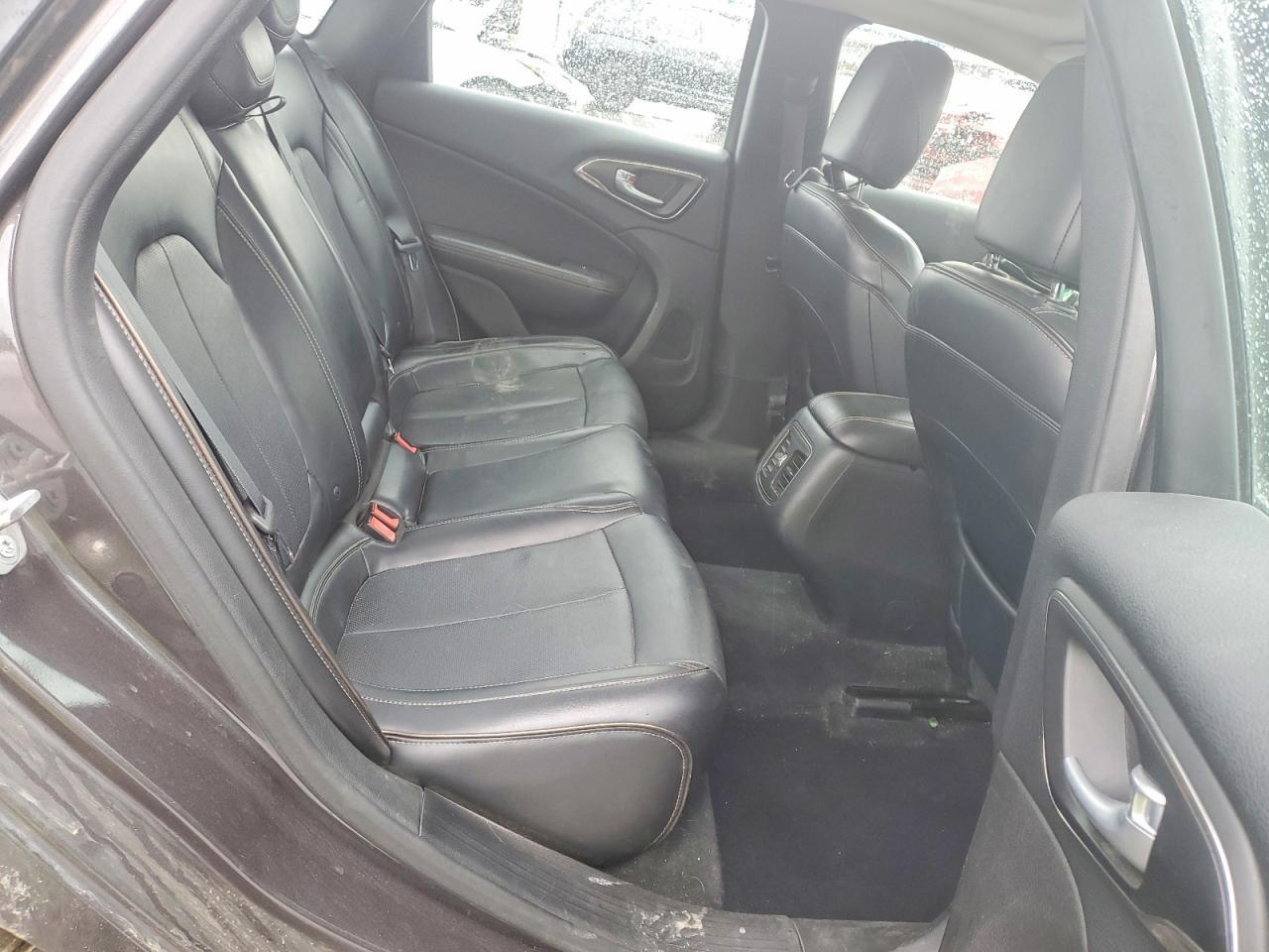 2015 Chrysler 200 c