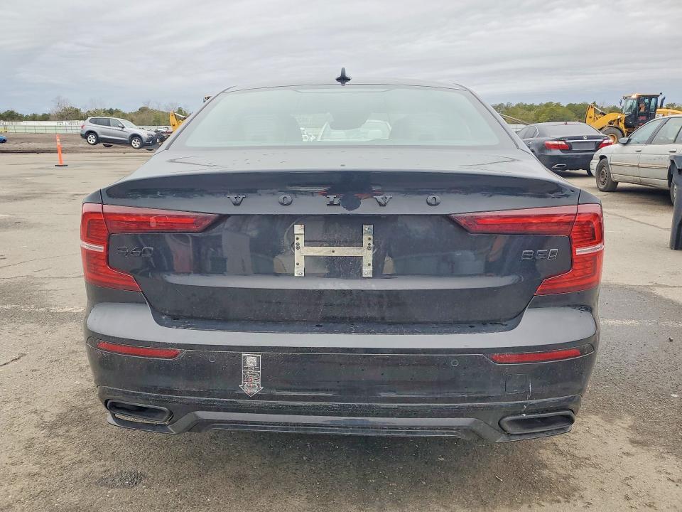 2022 Volvo S60 B5 Momentum