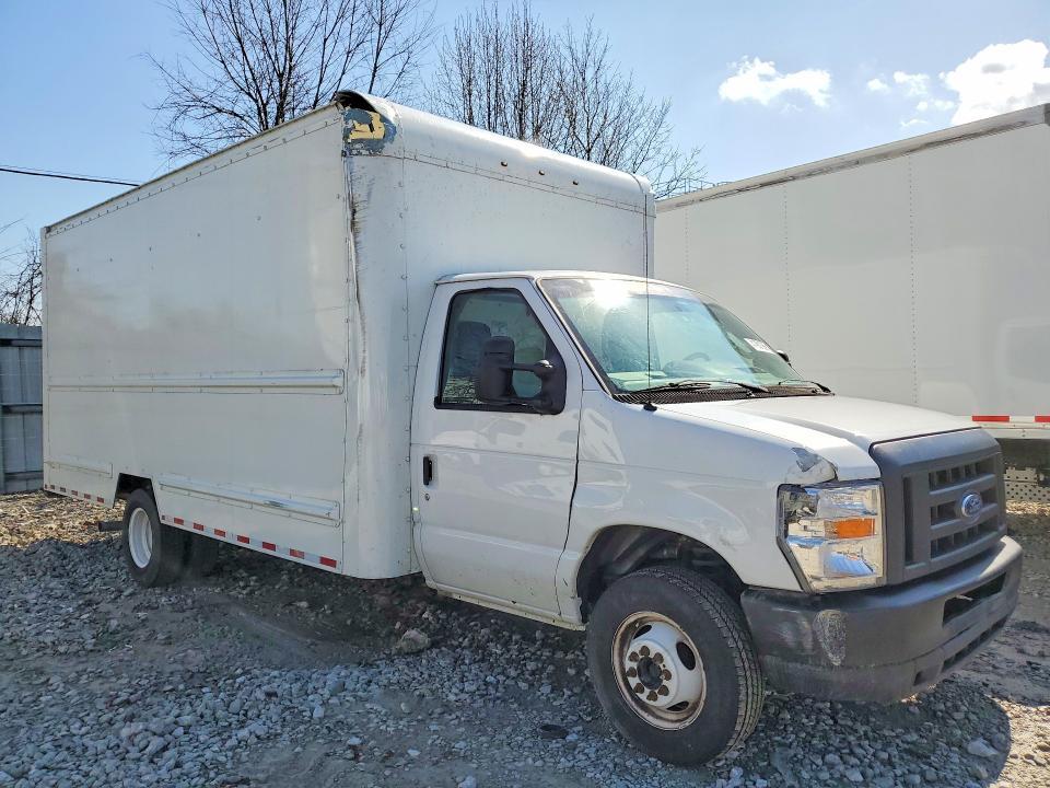 2018 Ford E350 box Truck