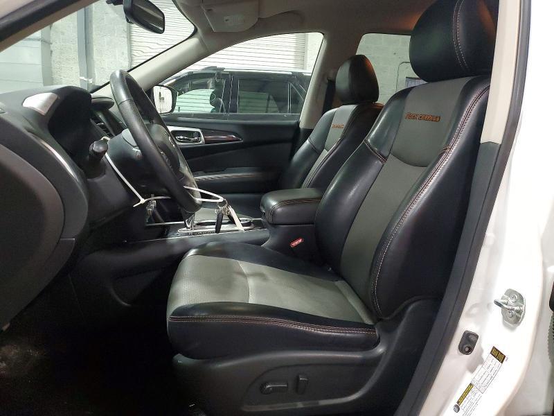 2019 Nissan Pathfinder sv