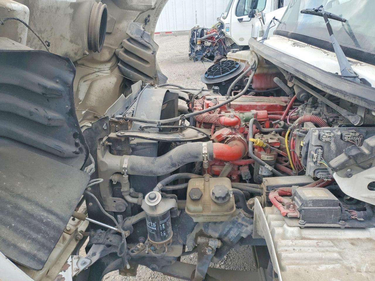 2016 Freightliner Business Class M2 Semi Truck