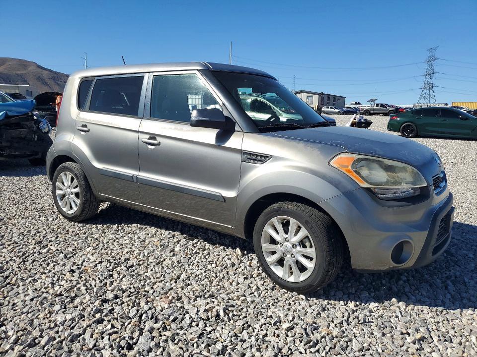 2013 KIA Soul +